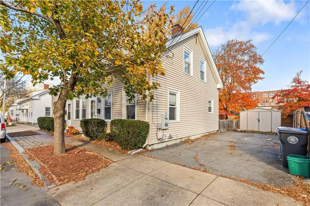 41 43 Oak Street Cranston RI 02910