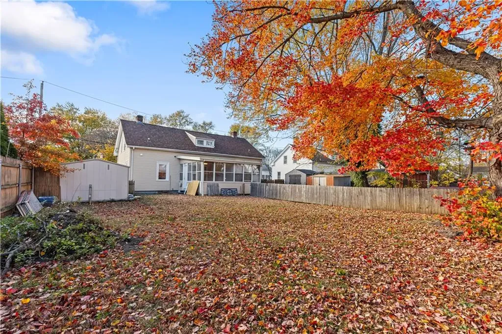41 43 Oak Street Cranston RI 02910