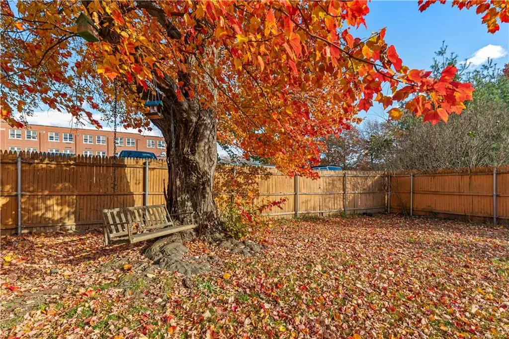 41 43 Oak Street Cranston RI 02910