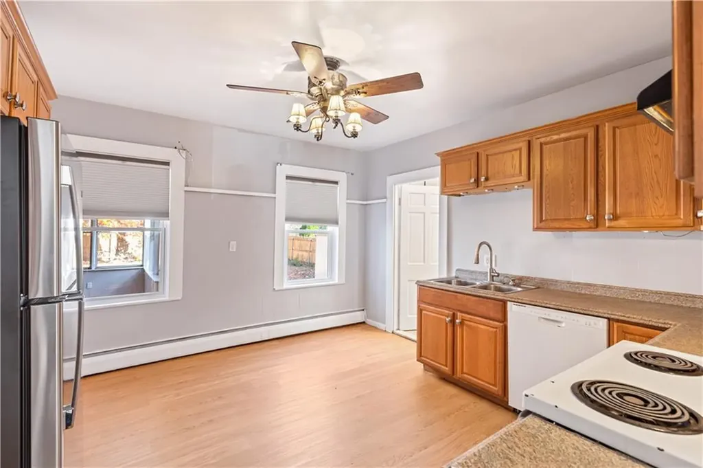 41 43 Oak Street Cranston RI 02910