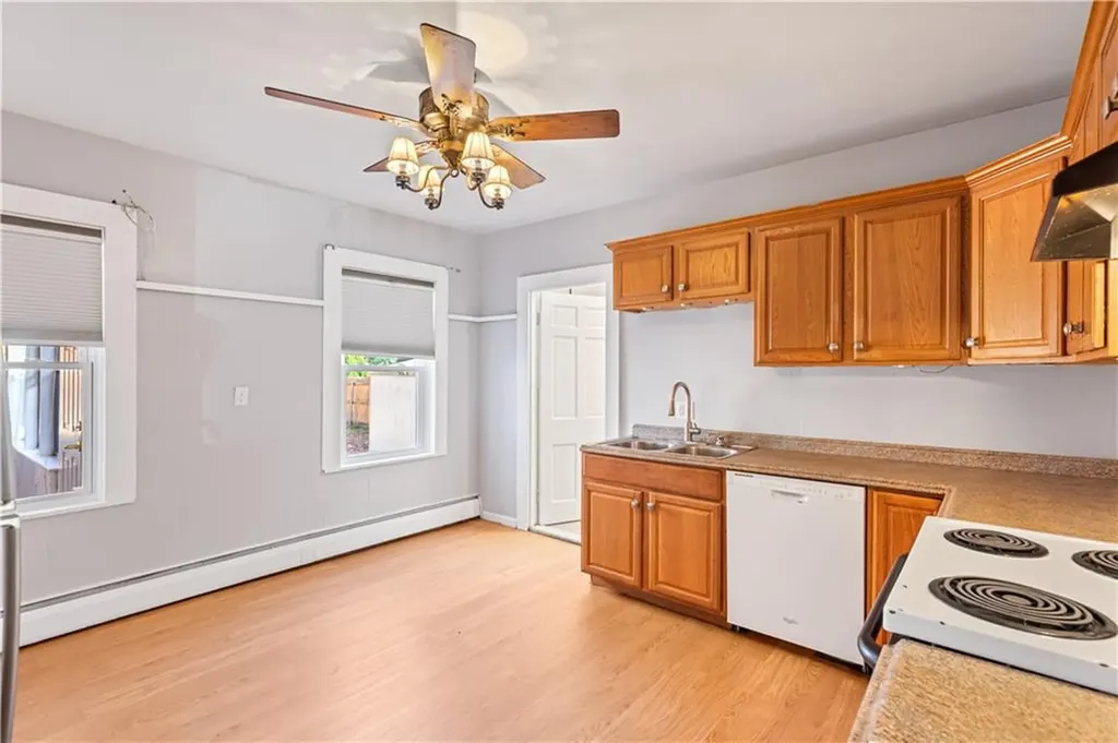 41 43 Oak Street Cranston RI 02910
