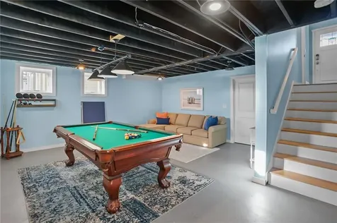 502 Ocean Grove Avenue Swansea MA 0277