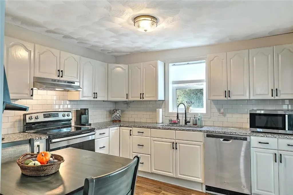 25 Ide Avenue East Providence RI 02914