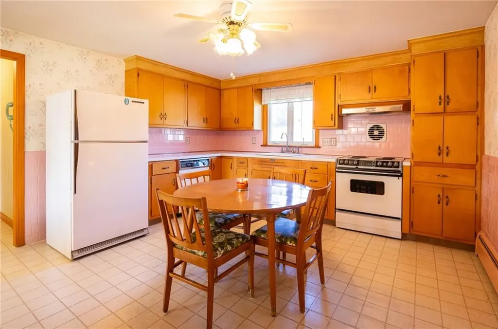 51 E Bel Air Road Cranston RI 02920