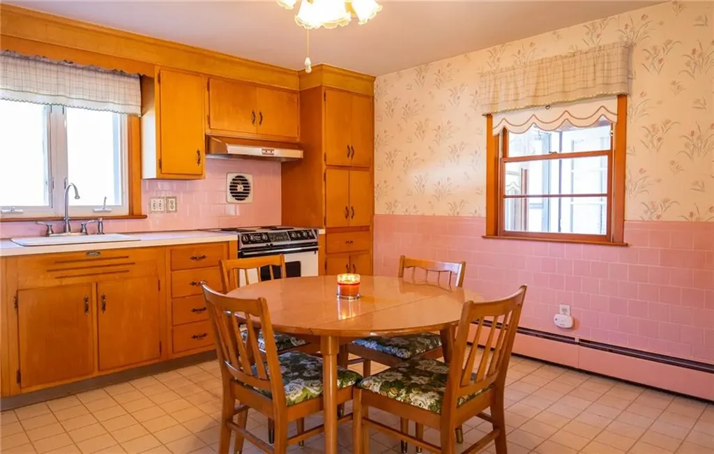 51 E Bel Air Road Cranston RI 02920