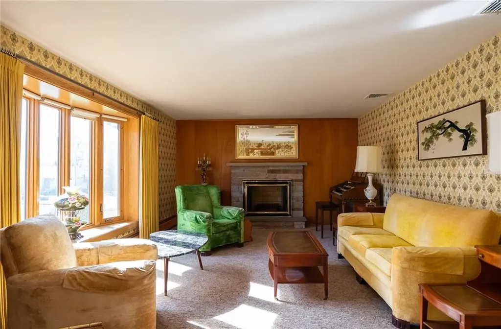 51 E Bel Air Road Cranston RI 02920