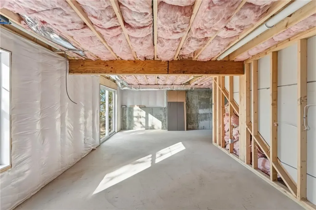 8 Teresa Ann Crossing West Warwick RI 02893