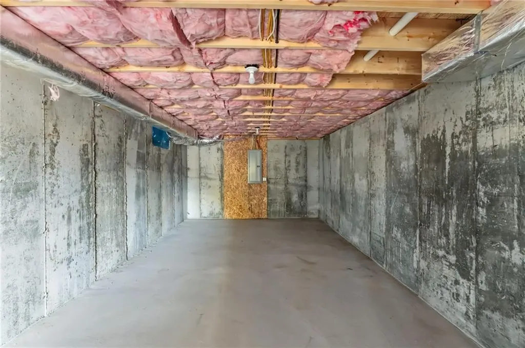 8 Teresa Ann Crossing West Warwick RI 02893