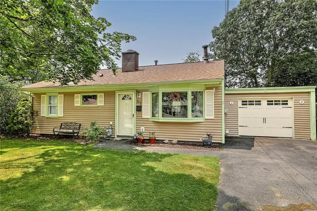 52 Leroy Drive East Providence RI 02915