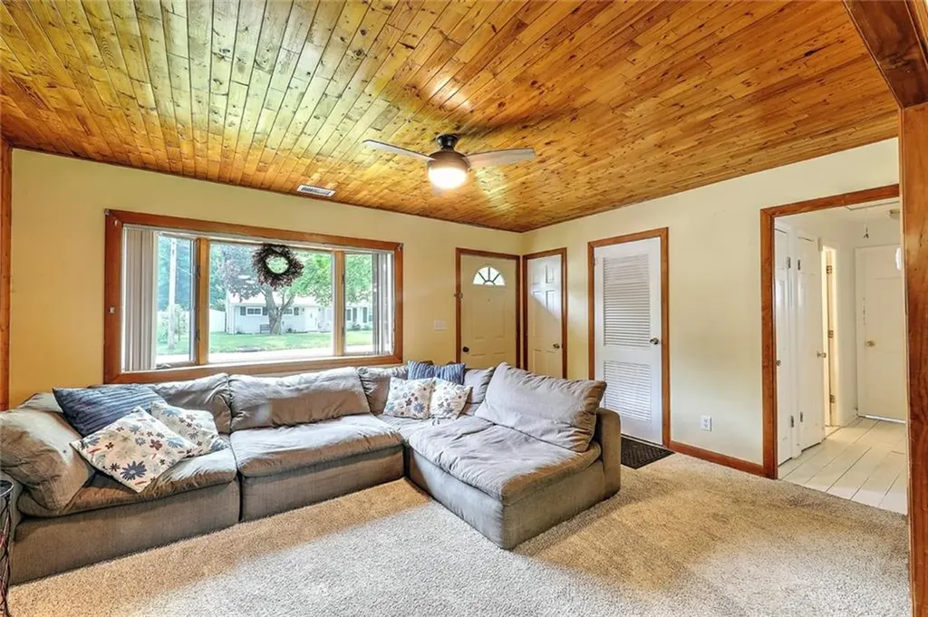 52 Leroy Drive East Providence RI 02915
