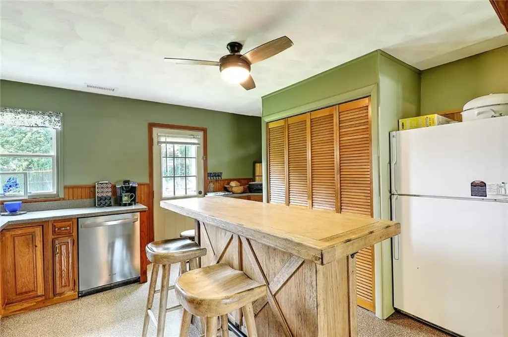 52 Leroy Drive East Providence RI 02915