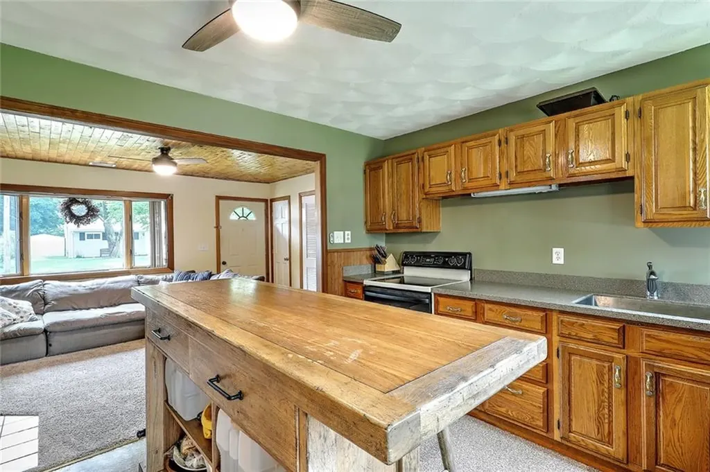 52 Leroy Drive East Providence RI 02915