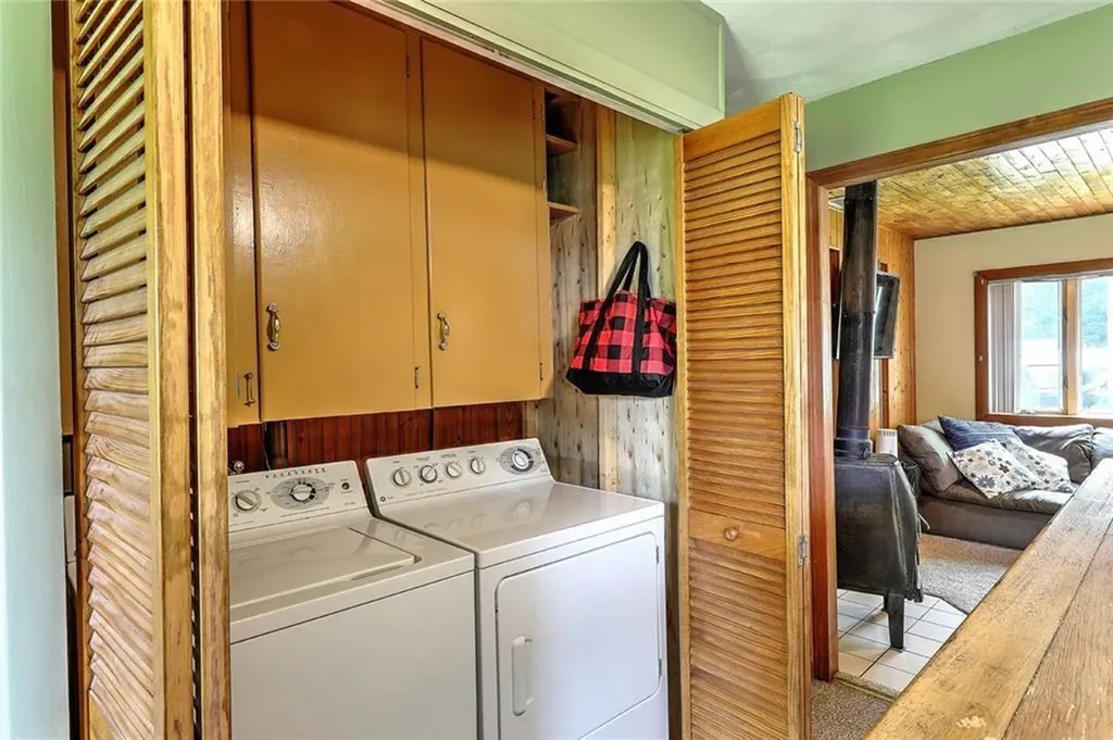 52 Leroy Drive East Providence RI 02915