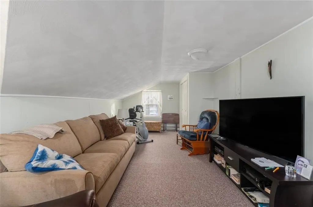 178 Manning Street Warwick RI 02889
