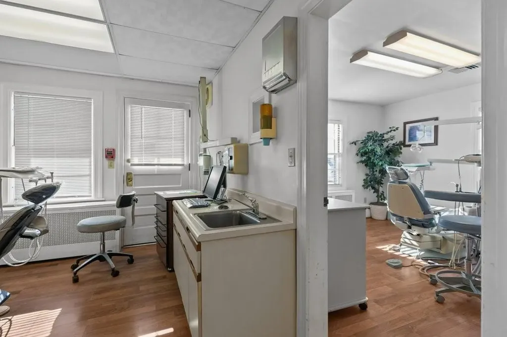 74 Valley Road Middletown RI 02842