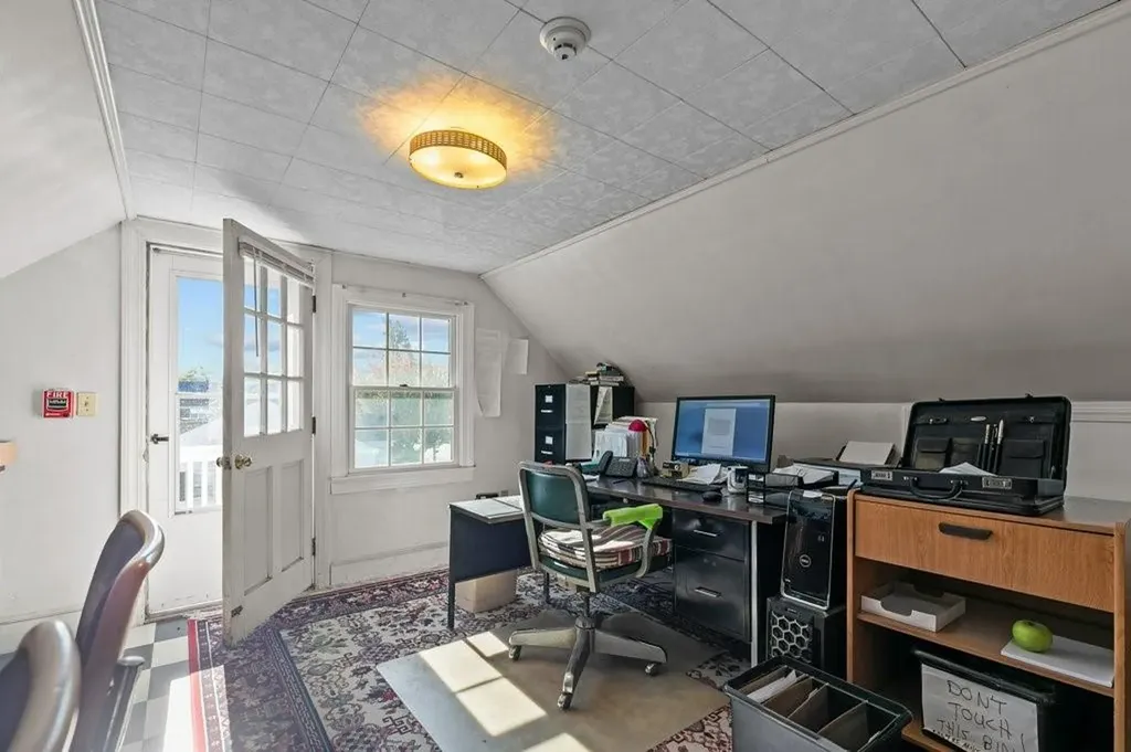 74 Valley Road Middletown RI 02842
