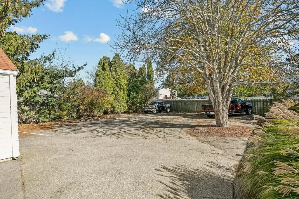 74 Valley Road Middletown RI 02842