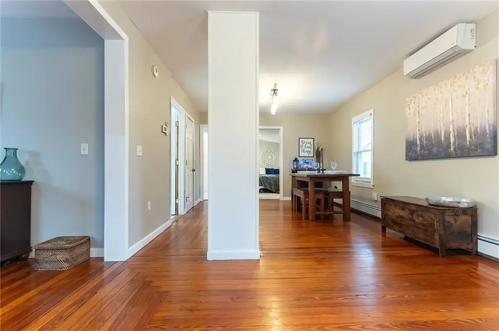 17 Oak Avenue East Providence RI 02915