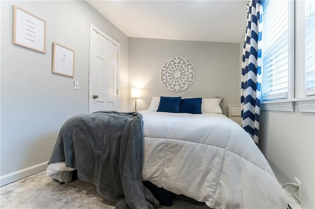 17 Oak Avenue East Providence RI 02915