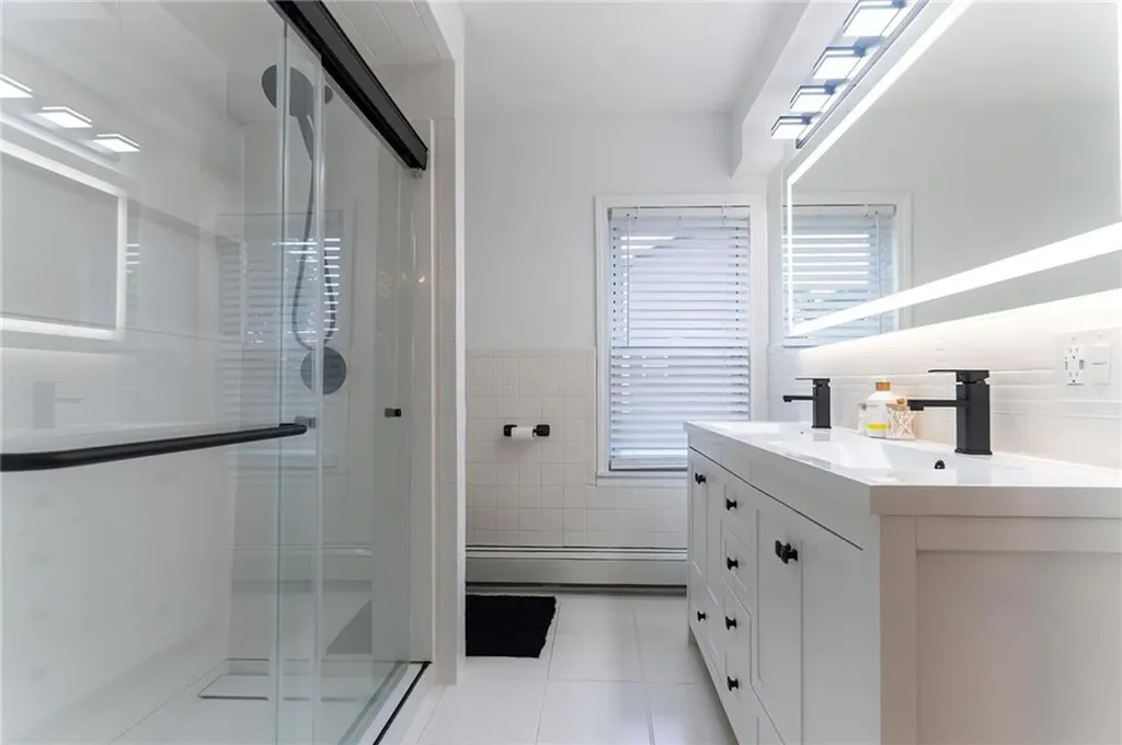 17 Oak Avenue East Providence RI 02915