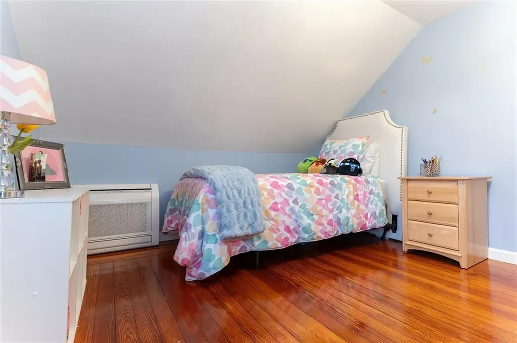 17 Oak Avenue East Providence RI 02915