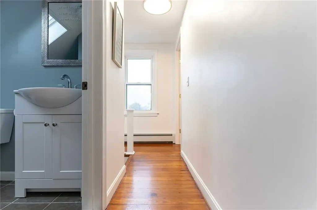 17 Oak Avenue East Providence RI 02915