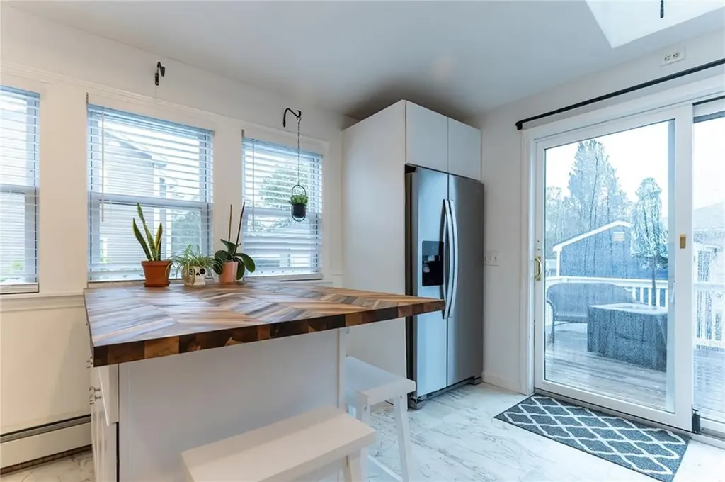 17 Oak Avenue East Providence RI 02915