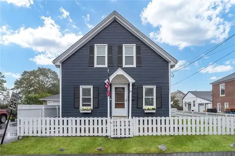 17 Oak Avenue East Providence RI 02915