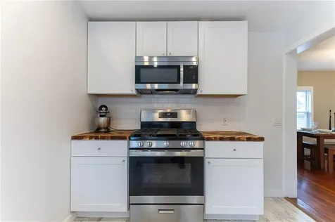 17 Oak Avenue East Providence RI 02915