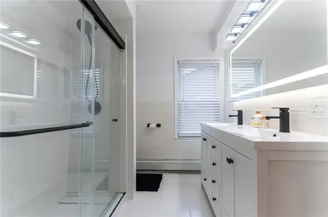 17 Oak Avenue East Providence RI 02915