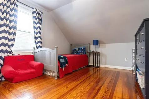 17 Oak Avenue East Providence RI 02915