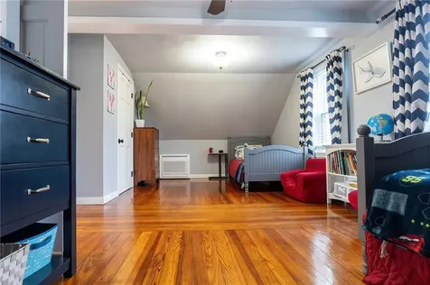 17 Oak Avenue East Providence RI 02915