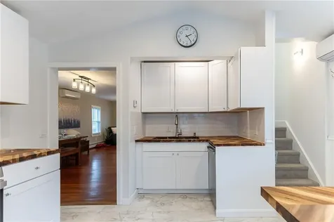 17 Oak Avenue East Providence RI 02915