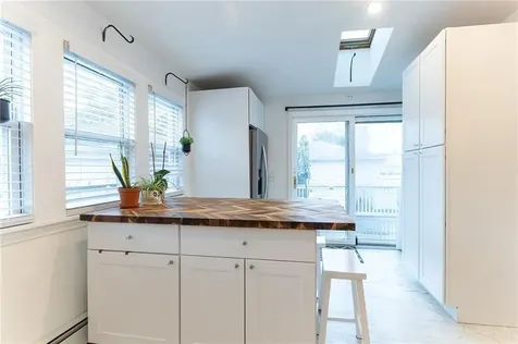 17 Oak Avenue East Providence RI 02915