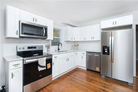 51 Salisbury Avenue North Kingstown RI 02852