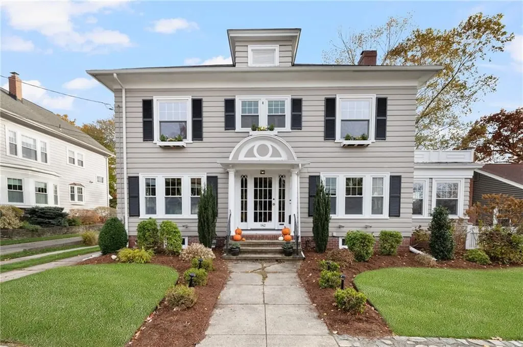 142 Ridge Street Pawtucket RI 02860