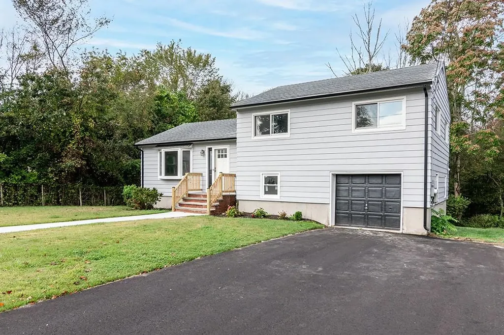 19 Nichols Lane Westerly RI 02891