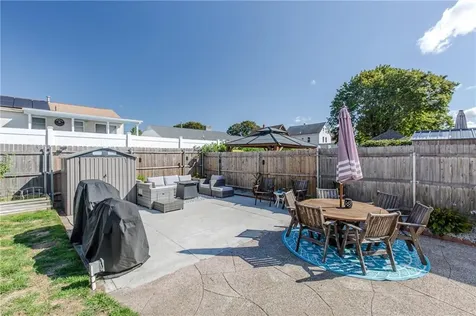 149 Oakdale Avenue Pawtucket RI 02860