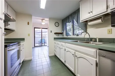 94 Windward Lane Bristol RI 02809