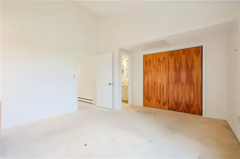 94 Windward Lane Bristol RI 02809