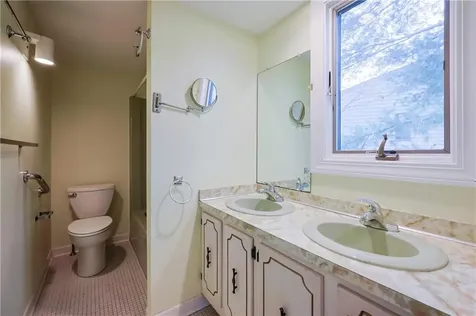 94 Windward Lane Bristol RI 02809