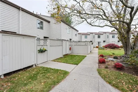 94 Windward Lane Bristol RI 02809