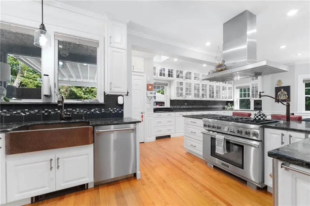 51 Columbia Avenue Cranston RI 02905