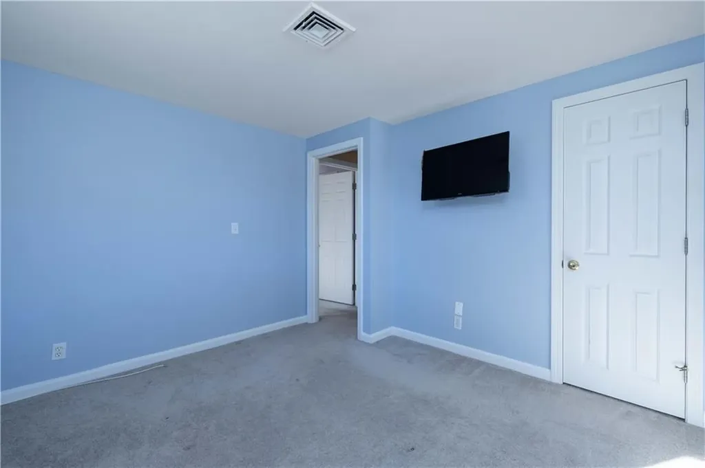 25 Honeysuckle Road Warwick RI 02888