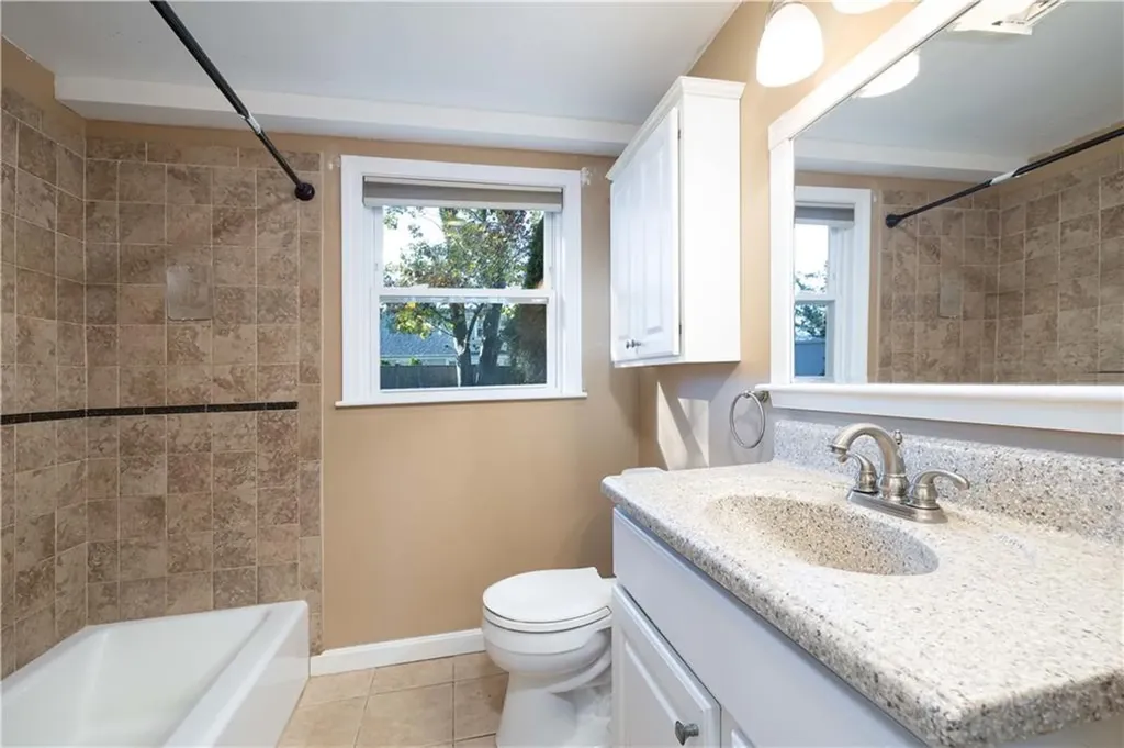 25 Honeysuckle Road Warwick RI 02888