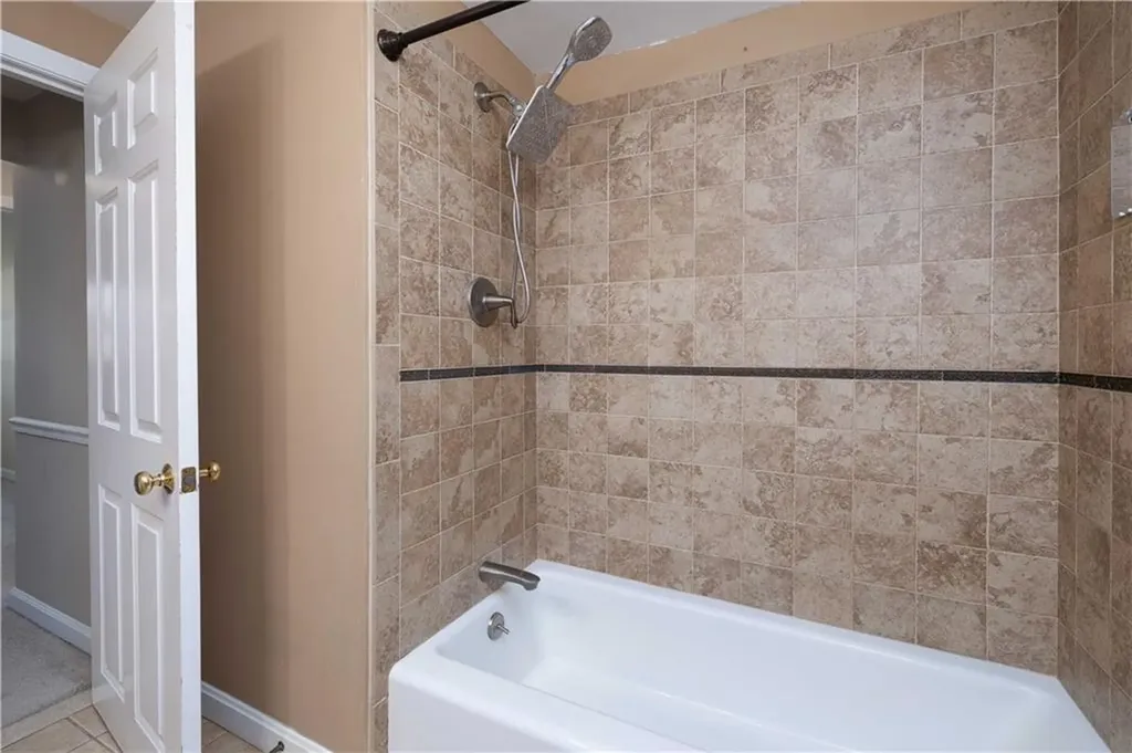 25 Honeysuckle Road Warwick RI 02888