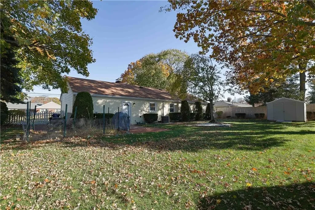 25 Honeysuckle Road Warwick RI 02888