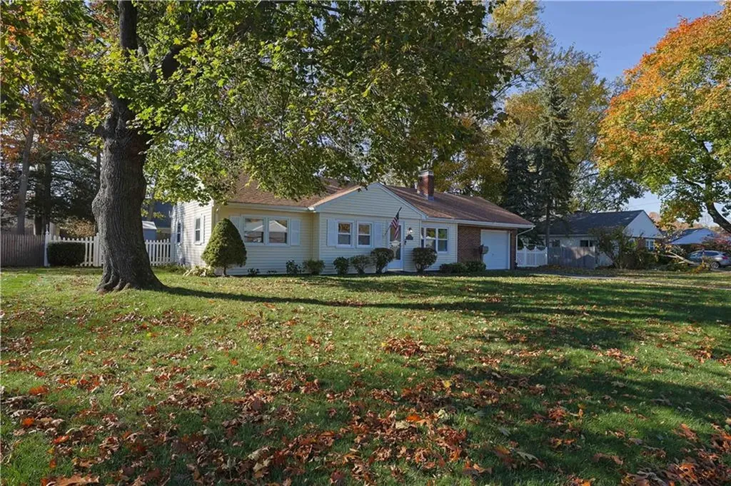 25 Honeysuckle Road Warwick RI 02888