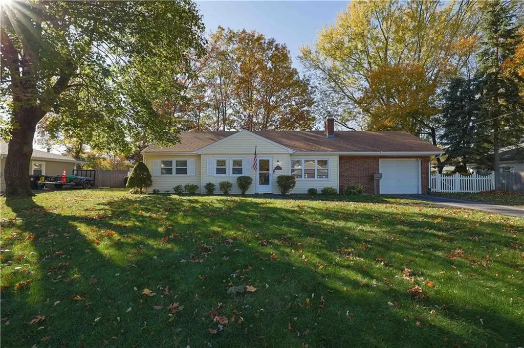 25 Honeysuckle Road Warwick RI 02888