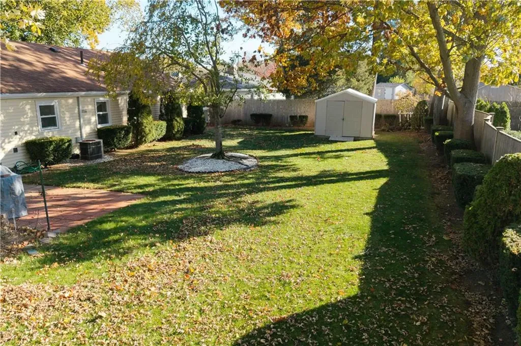 25 Honeysuckle Road Warwick RI 02888